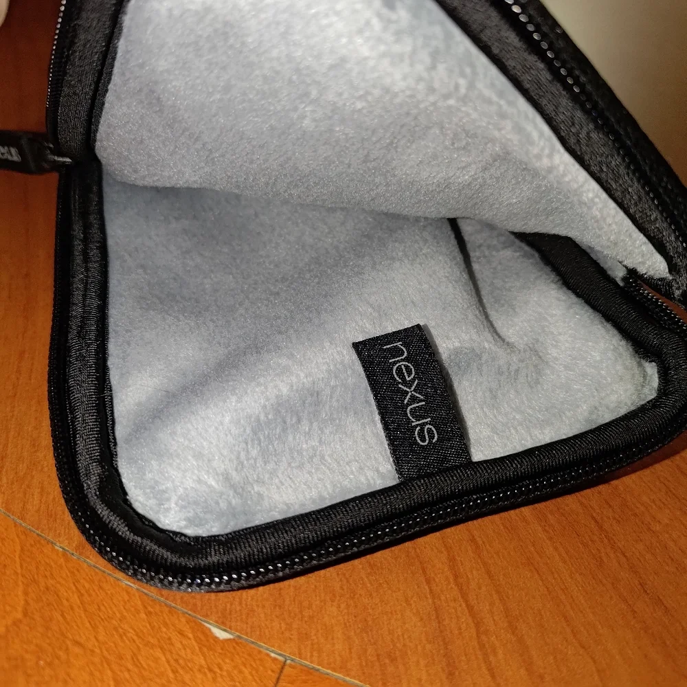 Google Sleeve GLE10100 for Nexus 7 Tablets - Black